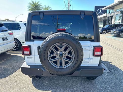 Used 2024 Jeep Wrangler Sport S image 6