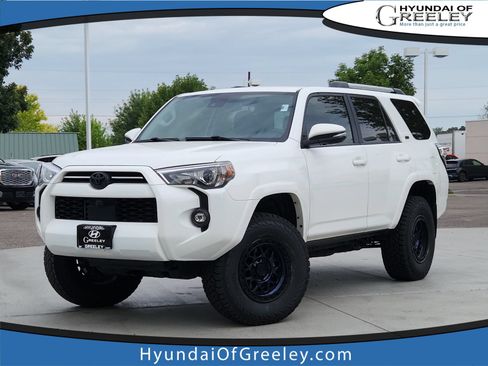 Used 2024 Toyota 4Runner SR5 Premium w/ SR5 Premium Package AWD/4WD image 1