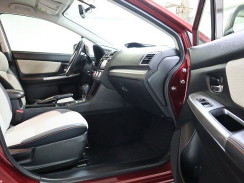 Used 2017 Subaru Crosstrek 2.0i Premium image 10