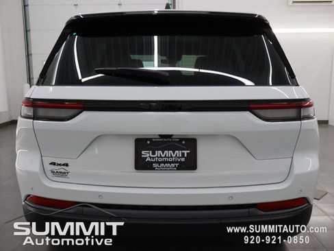 New 2026 Jeep Grand Cherokee Limited w/ Limited Altitude Package AWD/4WD image 27