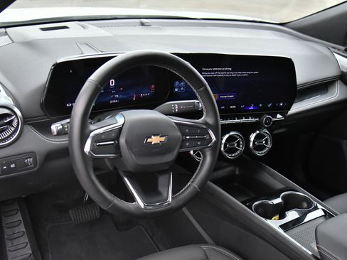 Used 2024 Chevrolet Blazer EV LT AWD/4WD image 14