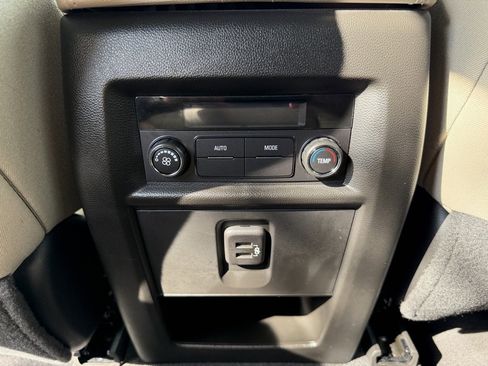 Used 2023 Chevrolet Traverse LS image 14