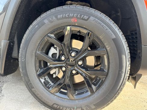 New 2026 Jeep Grand Cherokee Altitude RWD image 14