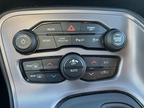 Certified 2023 Dodge Challenger R/T w/ Plus Package image 15