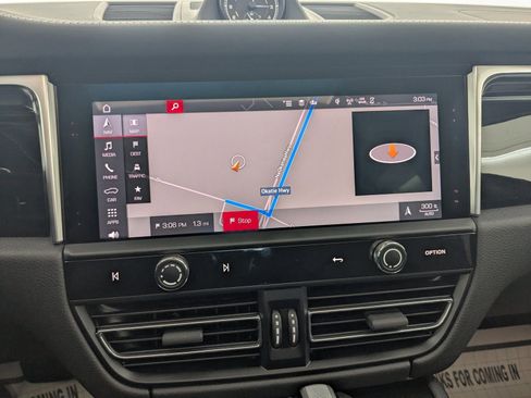 Used 2024 Porsche Macan S image 18