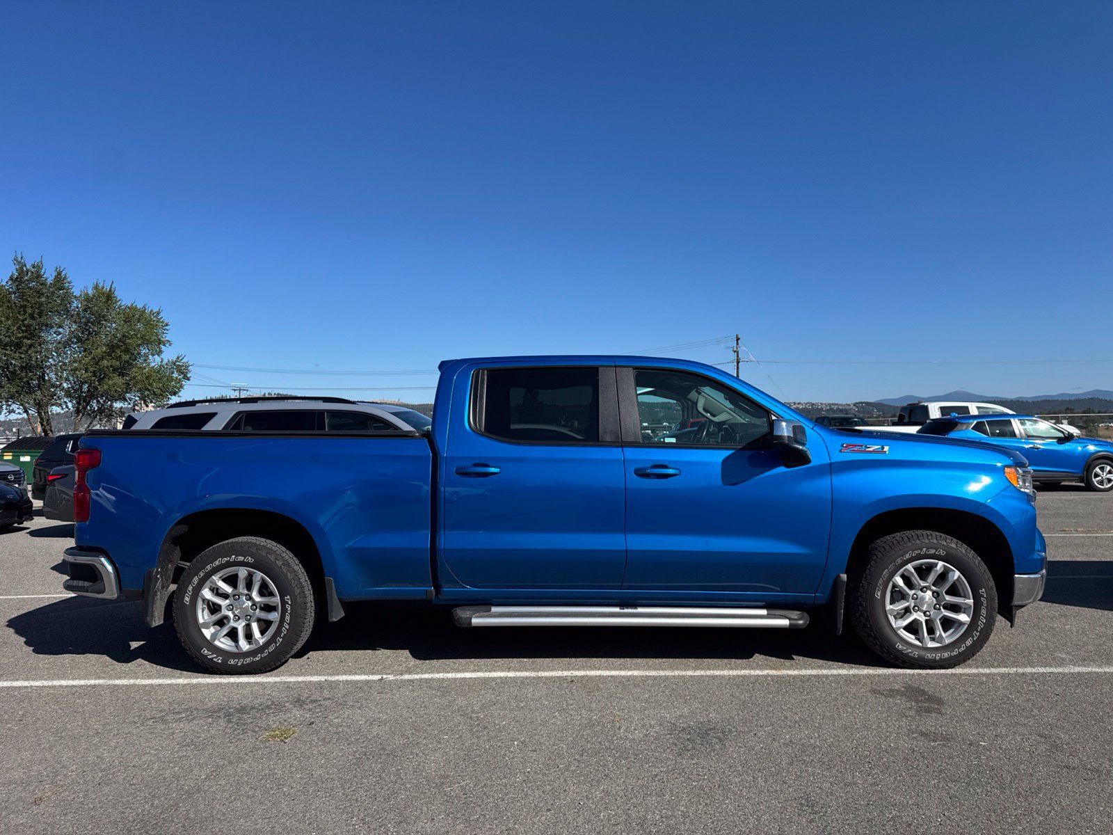 Used 2023 Chevrolet Silverado 1500 LT w/ Z71 Off-Road Package AWD/4WD image 5