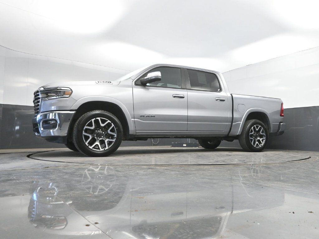 Used 2025 RAM 1500 Laramie AWD/4WD image 32