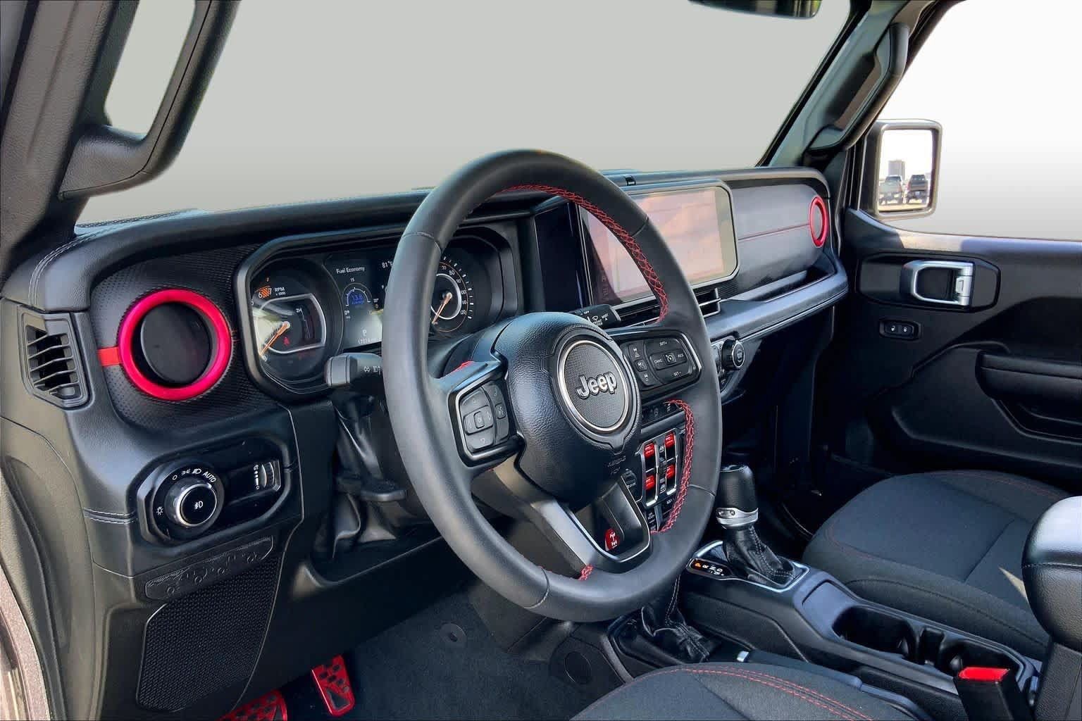 Used 2024 Jeep Wrangler Unlimited Rubicon w/ Technology Group AWD/4WD image 16