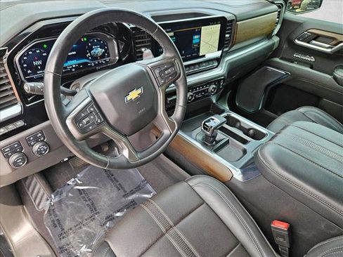 Used 2023 Chevrolet Silverado 1500 High Country w/ High Country Premium Package AWD/4WD image 12