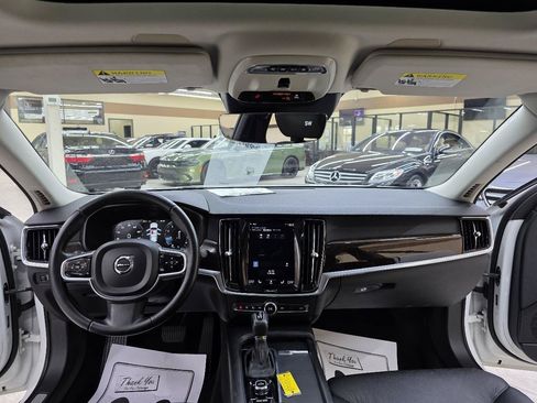 Used 2017 Volvo S90 T5 Momentum w/ Vision Package FWD image 28