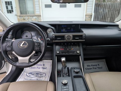 Used 2017 Lexus IS 200t image 12