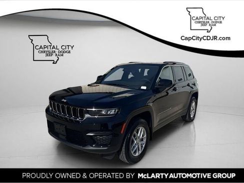 New 2026 Jeep Grand Cherokee Laredo image 1