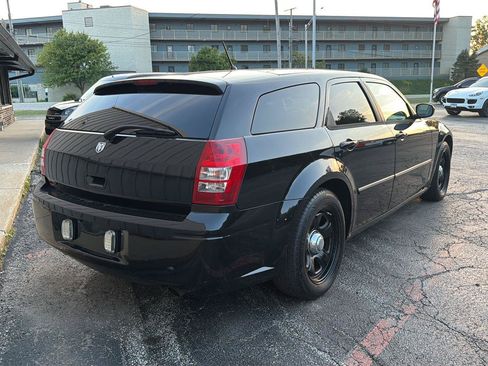 Used 2008 Dodge Magnum RWD image 3
