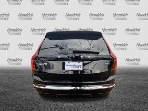 Used 2025 Volvo XC90 B6 Plus image 9