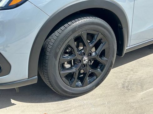 Used 2025 Honda HR-V Sport image 9