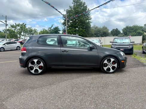 Used 2011 Volkswagen Golf 2-Door FWD image 6