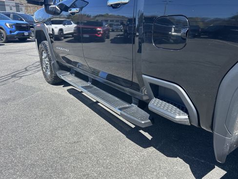 Certified 2022 GMC Sierra 2500 SLT w/ SLT Convenience Package AWD/4WD image 12