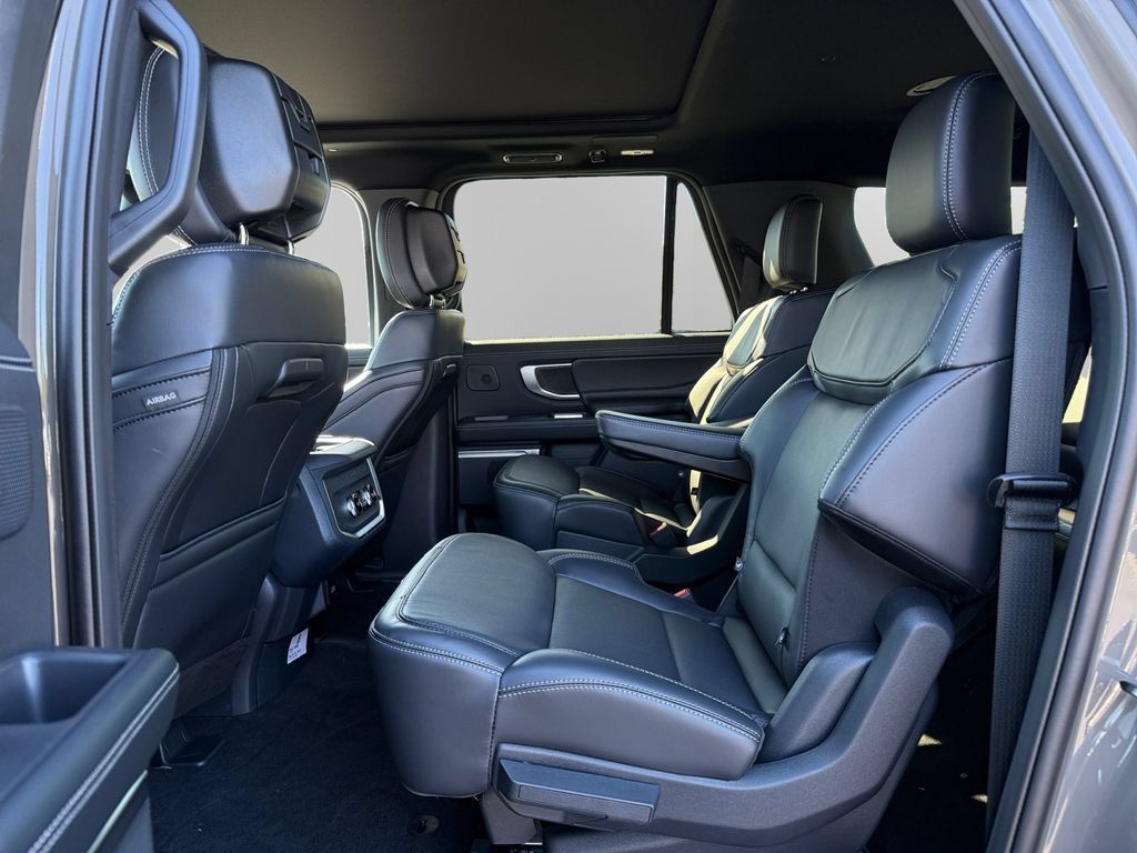 New 2026 Ford Expedition Max Platinum w/ Stealth Performance Package AWD/4WD image 15