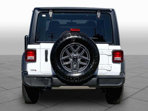 Used 2026 Jeep Wrangler Sport AWD/4WD image 5