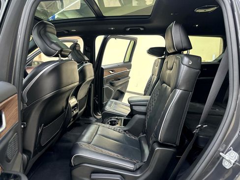 Used 2022 Jeep Grand Cherokee L Summit w/ Advanced Protech Group IV image 40