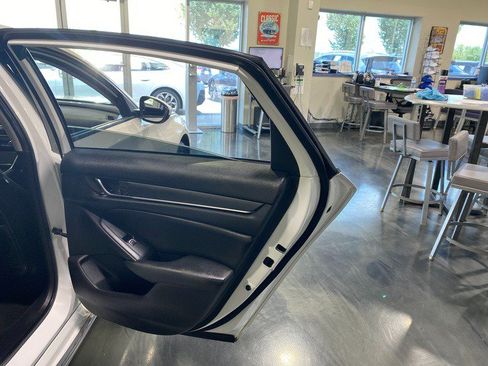 Used 2019 Honda Accord EX image 15