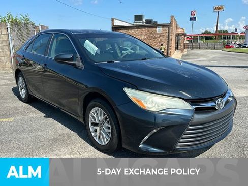 Used 2017 Toyota Camry LE FWD image 3
