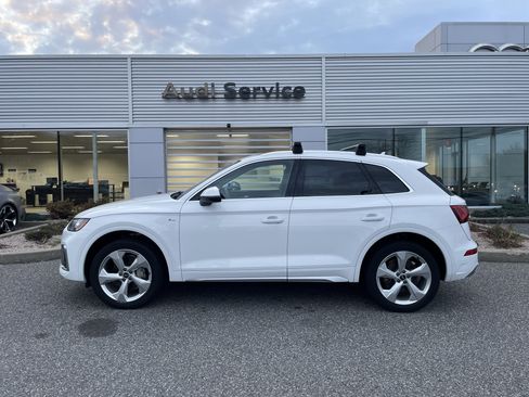 Used 2022 Audi Q5 2.0T Premium Plus w/ Premium Plus Package AWD/4WD image 4