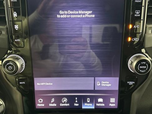 Used 2025 RAM 1500 Laramie AWD/4WD image 31