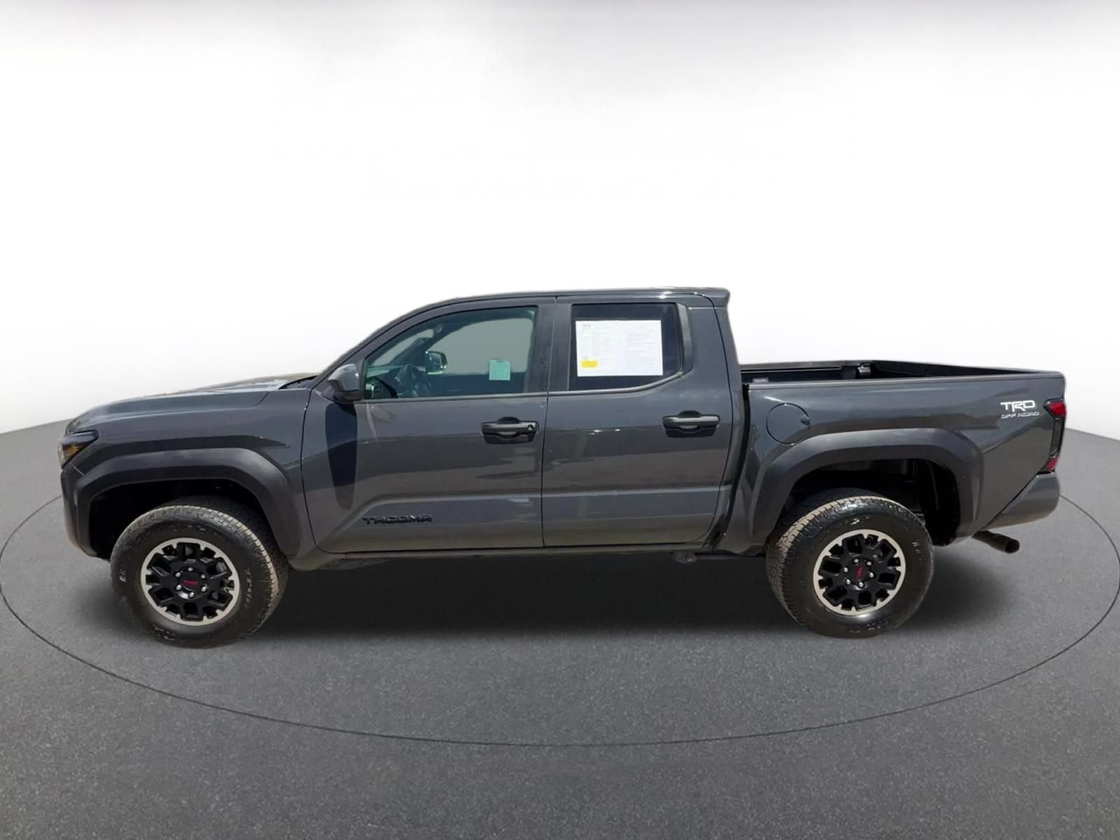 Used 2025 Toyota Tacoma TRD Off-Road AWD/4WD image 8