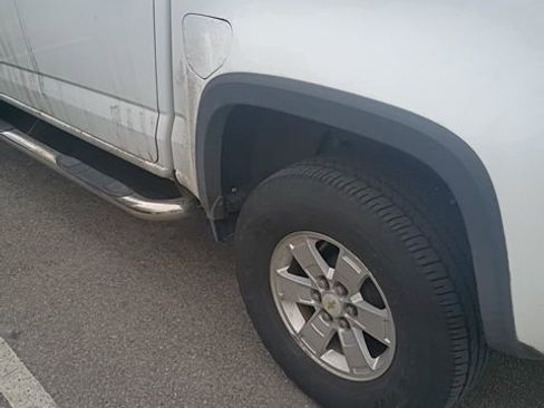 Used 2017 Chevrolet Colorado W/T w/ WT Convenience Package image 3