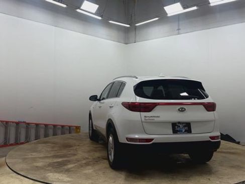 Used 2018 Kia Sportage LX w/ LX Popular Package image 2