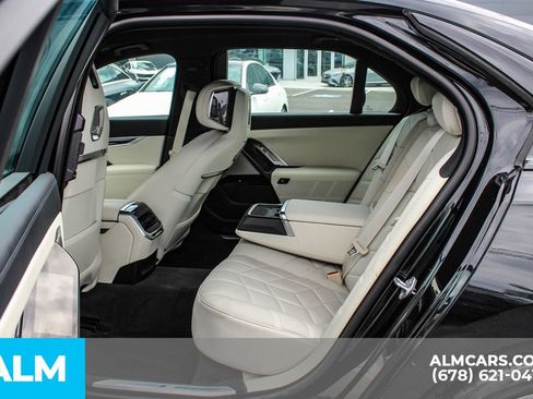Used 2023 BMW 740i w/ Executive Package RWD image 16