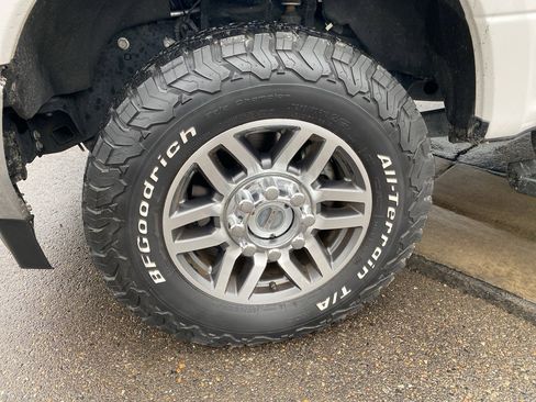 Used 2019 Ford F350 Lariat w/ Lariat Ultimate Package image 2