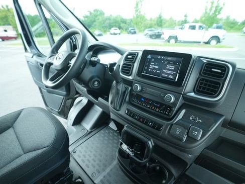 New 2026 RAM ProMaster 2500 w/ Quick Order Package 22G SLT FWD image 32
