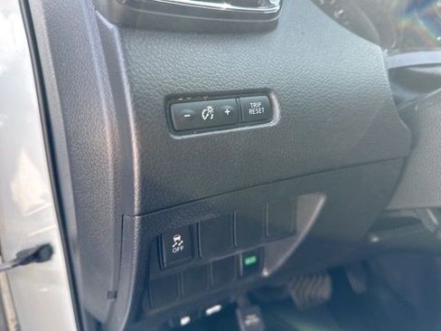 Used 2019 Nissan Rogue Sport S image 5