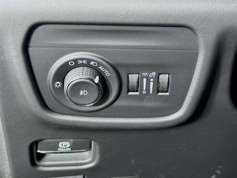 Used 2024 Jeep Grand Cherokee L Summit AWD/4WD image 10