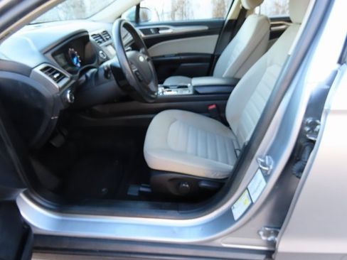 Used 2020 Ford Fusion S image 38