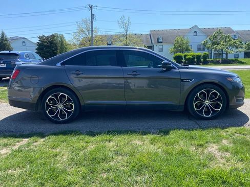 Used 2018 Ford Taurus SHO AWD/4WD image 6