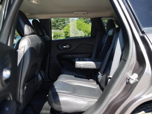 Used 2017 Jeep Cherokee High Altitude AWD/4WD image 15