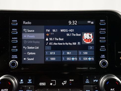 Used 2022 Toyota Highlander XLE image 17