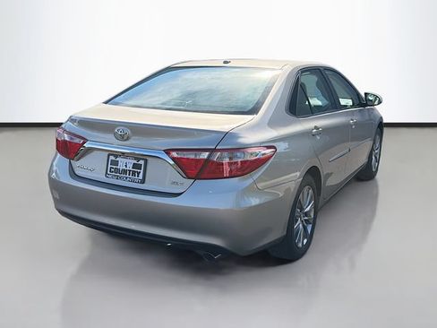 Used 2017 Toyota Camry XLE w/ Moonroof Package FWD image 7