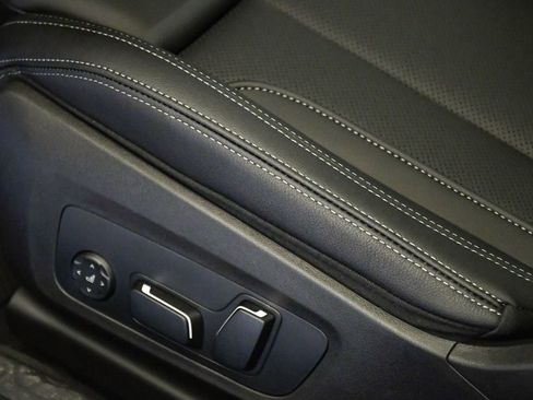 New 2026 BMW 330i xDrive Sedan w/ M Sport Package image 24