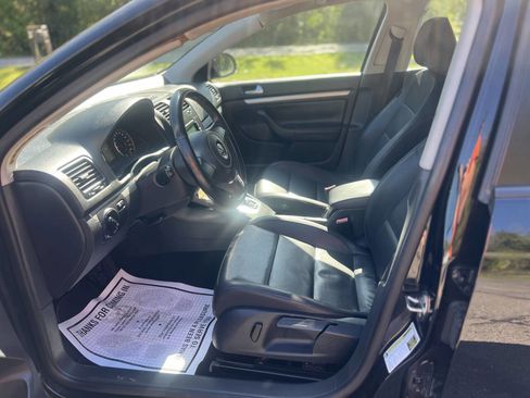 Used 2010 Volkswagen Jetta Limited Edition image 11