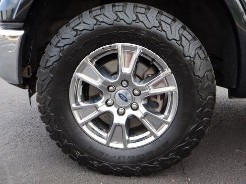 Used 2015 Ford F150 Lariat w/ Equipment Group 502A Luxury AWD/4WD image 40