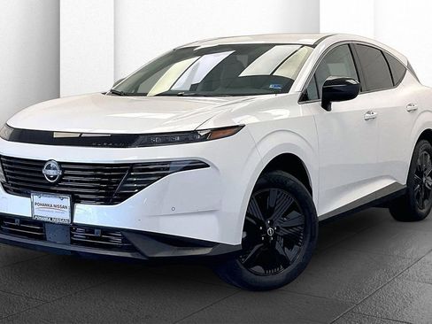 Certified 2025 Nissan Murano SV image 11