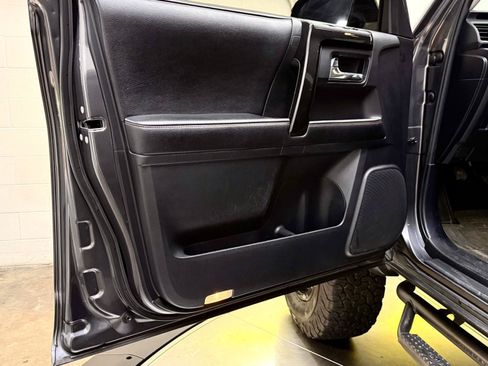 Used 2014 Toyota 4Runner Trail Premium AWD/4WD image 12