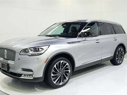 Used 2020 Lincoln Aviator Reserve w/ Equipment Group 202A AWD/4WD image 3