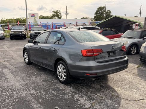 Used 2015 Volkswagen Jetta SE FWD image 6