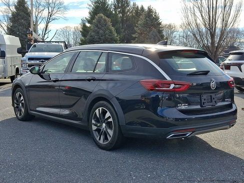 Used 2018 Buick Regal Essence w/ Driver Confidence Package #1 image 4