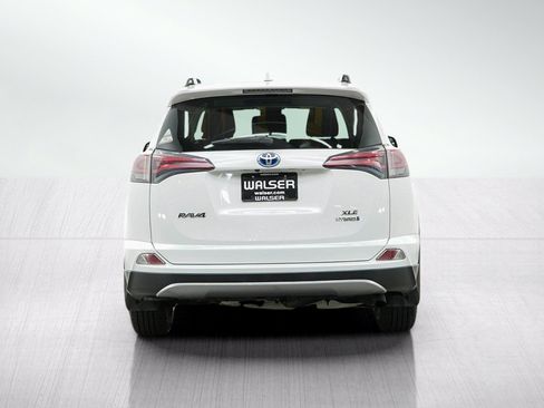 Used 2017 Toyota RAV4 XLE w/ Carpet Mat Package AWD/4WD image 4